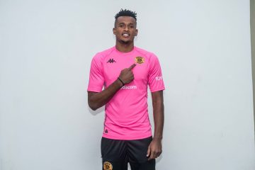 Umunyezamu Ntwari Fiacre yerekanywe nk’umukinnyi mushya wa Kaizer Chiefs yo muri Afurika y’Epfo Umunyezamu Ntwari Fiacre yerekanywe nk’umukinnyi mushya wa Kaizer Chiefs yo muri Afurika y’Epfo