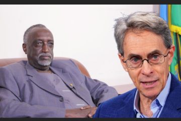 “Demokarasi yanyu irababereye, nimuyigumanire, twe muduhe amahoro”-Tito Rutaremara abwira ba mpatsibihugu