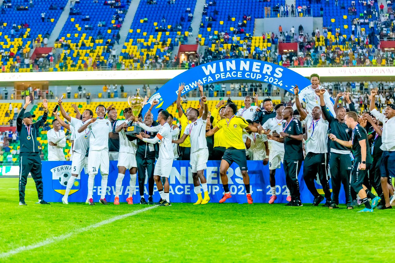 Nyuma y’imyaka 8, APR FC yegukanye igikombe cy’Amahoro 2025 itsinze Rayon Sports 2-0