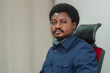 Constant Mutamba: Minisitiri w’Ubutabera wa Congo Usigaye Azwi kurusha Ibikorwa Bye Bibi Kurusha Byiza