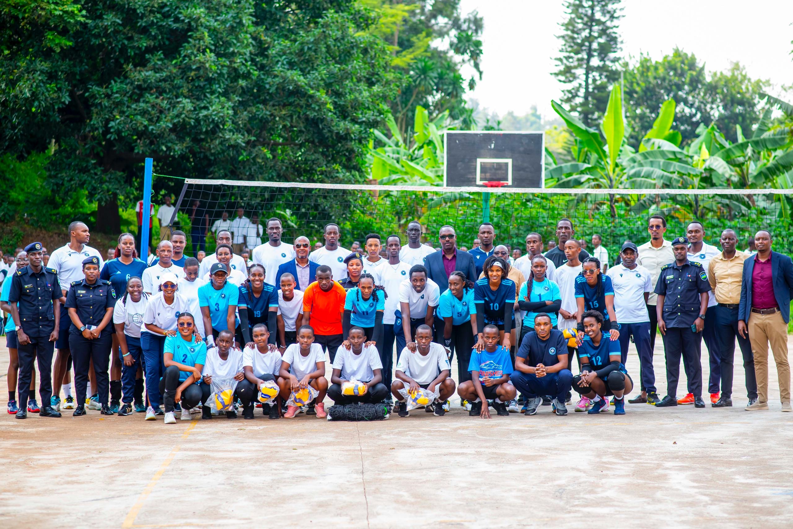 AMAFOTO: Police Volleyball yafunguye irerero ryayo muri Lycée de Kigali