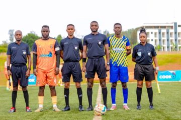 FERWAFA yahagaritse abasifuzi gutagaragara ibyumweru bitanu undi iby’umweru bine kubera imyitwarire yo ku mukino Bugesera FC na AS Muhanga FERWAFA yahagaritse abasifuzi gutagaragara ibyumweru bitanu undi iby’umweru bine kubera imyitwarire yo ku mukino Bugesera FC na AS Muhanga