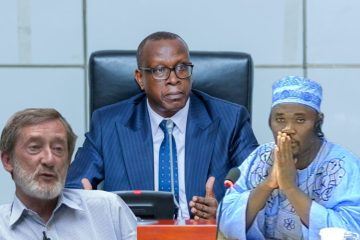 Umwambari wa Parime Hutu Filip Reyntjens akomeje guhakana Jenoside no gukorana n’abayigizemo Uruhare: Ubuhamya bwerekana ubufatanye bwe na Hassan Ngeze Umwambari wa Parime Hutu Filip Reyntjens akomeje guhakana Jenoside no gukorana n’abayigizemo Uruhare: Ubuhamya bwerekana ubufatanye bwe na Hassan Ngeze