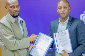 AMAFOTO: Twagirayezu Thadée wayoboraga Rayon Sports yakoze ihererekanyabubasha na Murenzi Abdallah