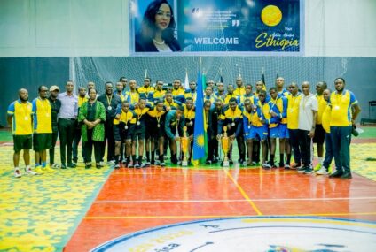 U Rwanda rwegukanye ibikombe bibiri bya Men’s IHF Trophy Africa/Zone 5 mu batarengeje imyaka 18 na 20