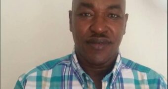 Mupende wihishe urugamba yitwaza ko yarashwe ubugabo niwe wigize umuvuzi w’amacumu ku mbuga nkoranyambaga