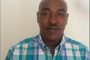 Mupende wihishe urugamba yitwaza ko yarashwe ubugabo niwe wigize umuvuzi w’amacumu ku mbuga nkoranyambaga