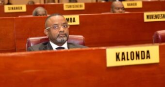 Salomon Kalonda yatangaje ko Tshisekedi ashaka kugundira ubutegetsi, yifashishije kamarampaka