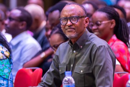 Ba Minisitiri u Rwanda rwahaye amahirwe bavuye mu nkambi za Tingi Tingi na Ngara