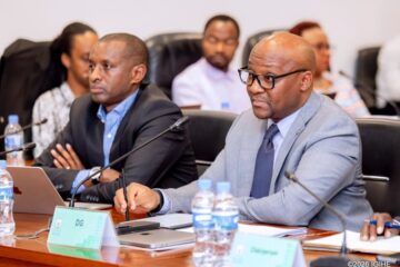 PAC: Ikibazo cy’ibitabo bitagezwa mu mashuri cyabaye ingorabahizi