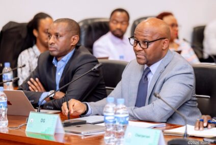 PAC: Ikibazo cy’ibitabo bitagezwa mu mashuri cyabaye ingorabahizi