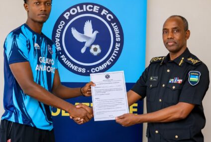 AMAFOTO – Police FC yasinyishije abakinnyi batanu bashya icyarimwe, inatangaza Rutsindura Antoine nk’umuyobozi mushya wa Tekiniki