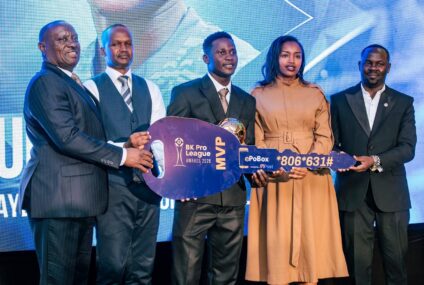 AMAFOTO – Girumugisha yabaye umukinnyi w’umwaka muri Shampiyona y’u Rwanda ahembwa imodoka ya miliyoni 15 Frw