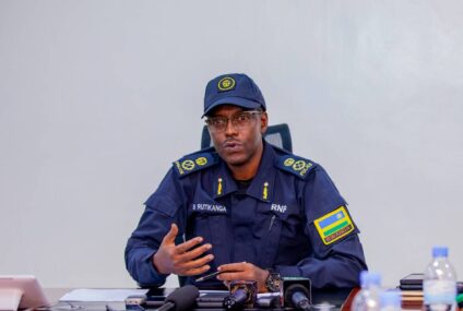 Polisi y’u Rwanda Irakangurira Abanyatubari kongera gusubira ku muco wo gufunga ku masaha yagenwe