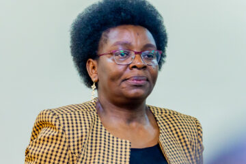Mu rwego rwo Guhirika Ubutegetsi, Ingabire Umuhoza Victoire ngo yari afite inshingano yo gushaka abantu bagera ku 5000 bagombaga kujya mu mihanda kwigaragambya, bagatera ingabo mu bitugu abagombaga guhirika ubutegetsi.