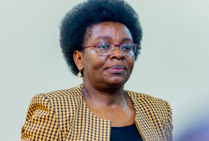 Mu rwego rwo Guhirika Ubutegetsi, Ingabire Umuhoza Victoire ngo yari afite inshingano yo gushaka abantu bagera ku 5000 bagombaga kujya mu mihanda kwigaragambya, bagatera ingabo mu bitugu abagombaga guhirika ubutegetsi.