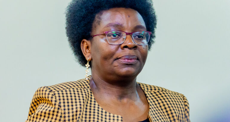 Mu rwego rwo Guhirika Ubutegetsi, Ingabire Umuhoza Victoire ngo yari afite inshingano yo gushaka abantu bagera ku 5000 bagombaga kujya mu mihanda kwigaragambya, bagatera ingabo mu bitugu abagombaga guhirika ubutegetsi.